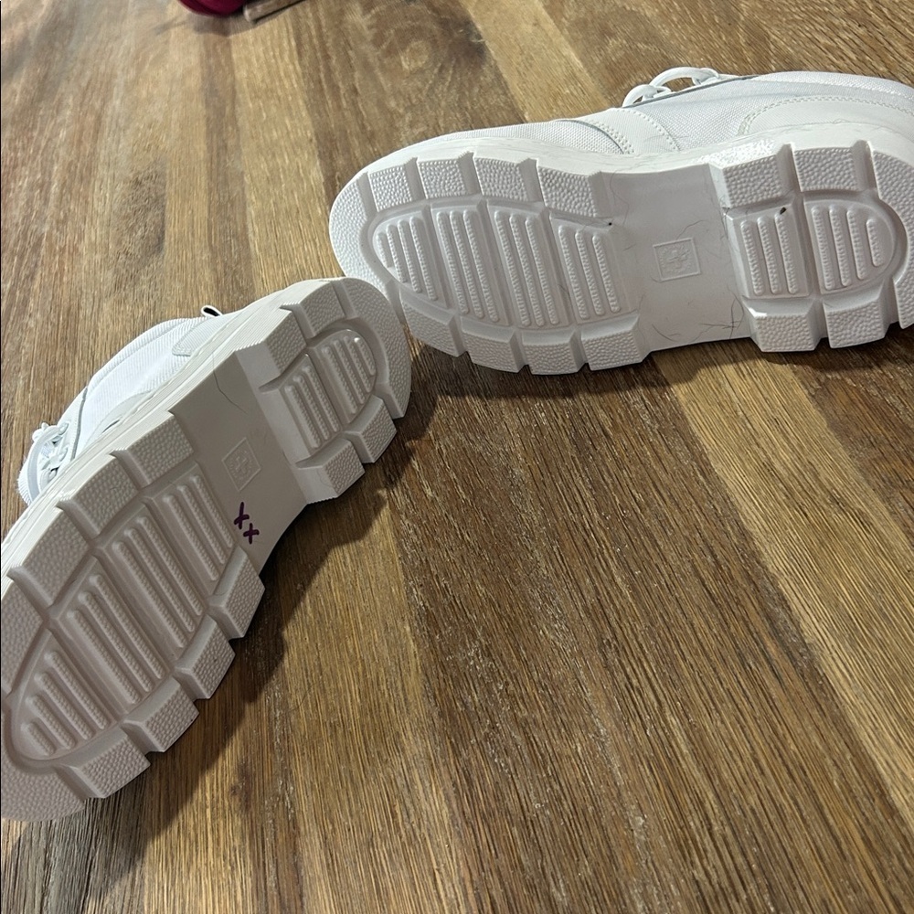 Dr Martens Unisex Limited Edition White Bonny Cammo Boots US 9 L - Picture 6 of 12
